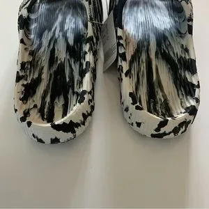 Adidas Adilette 22 Carbon Aluminum Slides GX6947 New w Box adidas Adilette 22 Slides Carbon Aluminum GX6947 | eBay main image 3